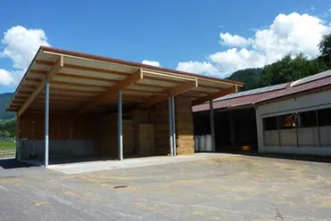 Kälberstall errichtet 2010 Kälberstall errichtet 2010
